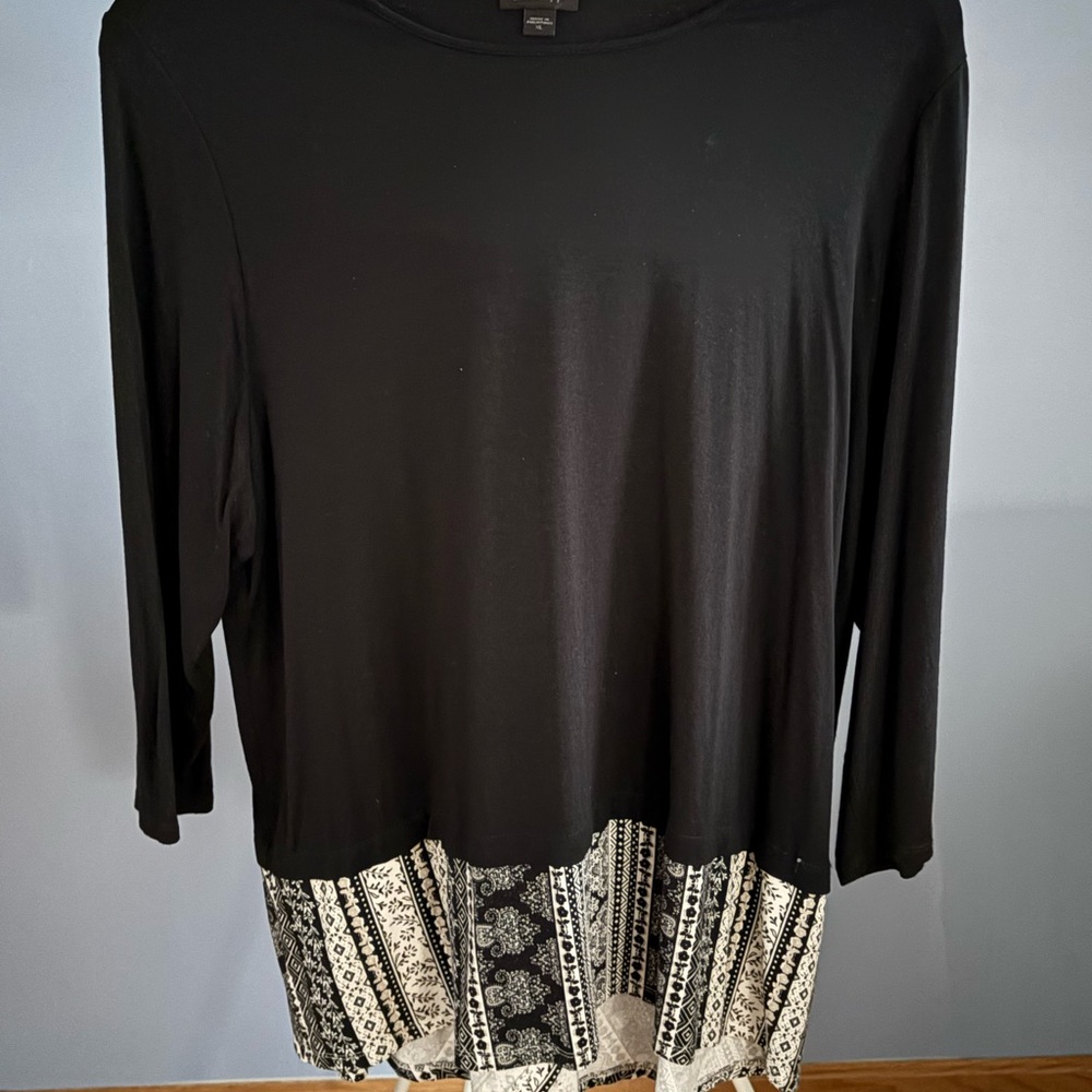J. Jill Black Tunic with Printed Hem